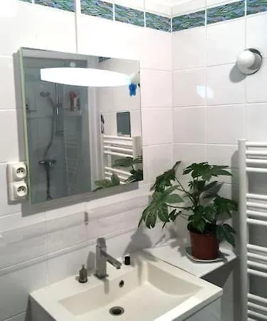 Homestay Privee Dans Un Cosy Avec Acces Aux Espaces Communs Caen